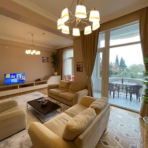 Maiden Boulevard View Апартаменты